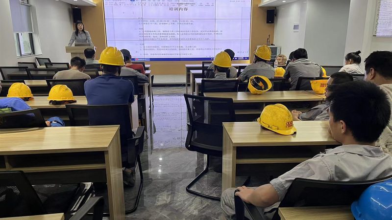 考一级建造师培训班费用：如何合理选择？**