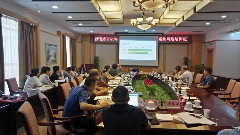 在翻译过程中，要注意语言规范，避免出现中式英语。以下是一些常见的中式英语表达：