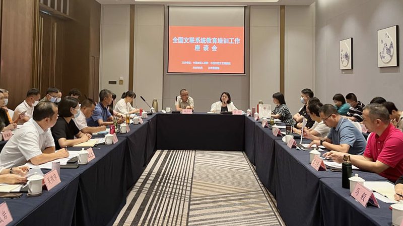 少儿编程线上课与线下课：揭秘差异，助你明智选择